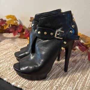 💥MK STUDDED BOOTIES💥